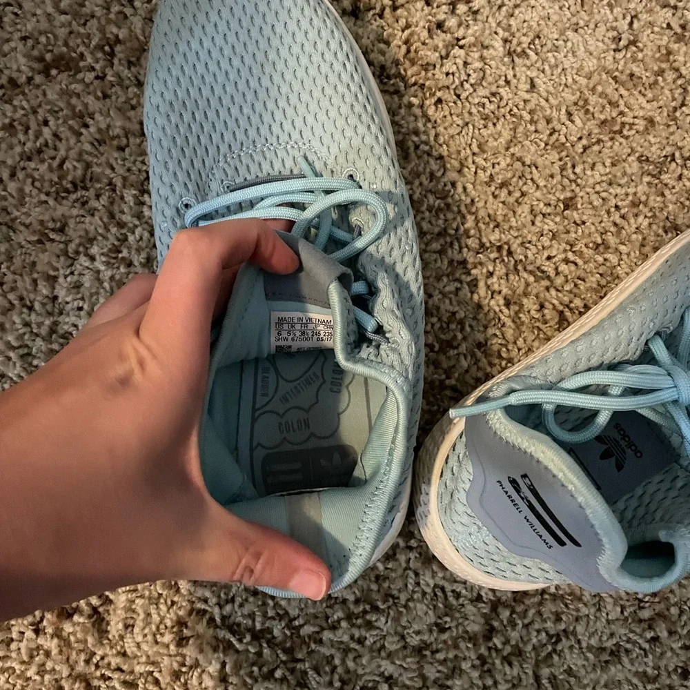 Adidas Carolina Blue  Pharrell Williams Tennis Shoes